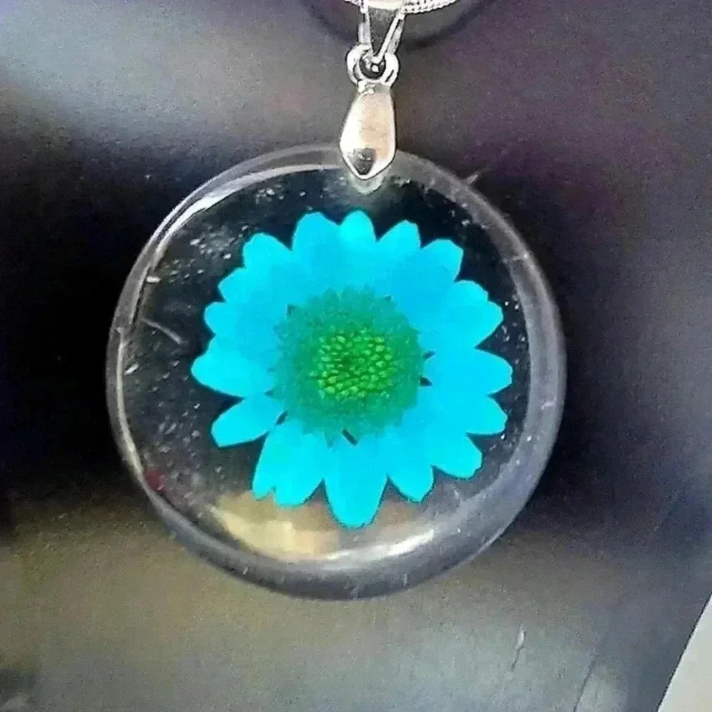 Preserved flower necklace